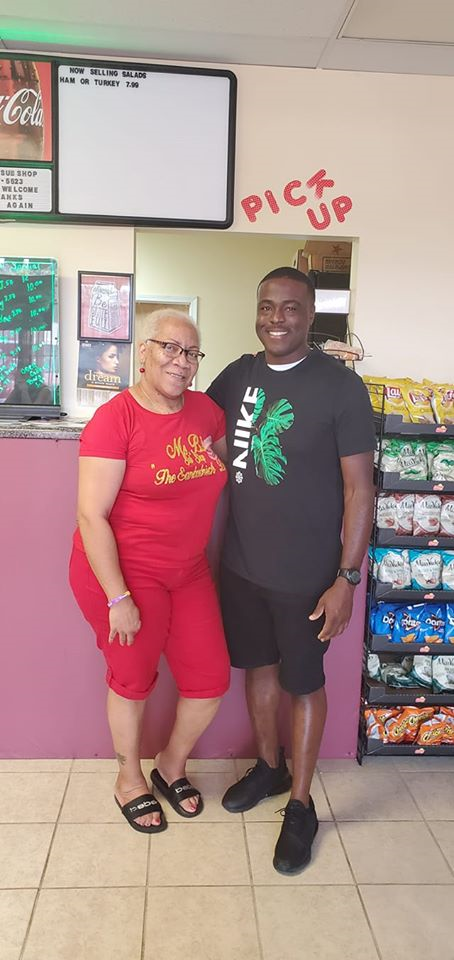Ms. B's Sub Shop Customers reviews
